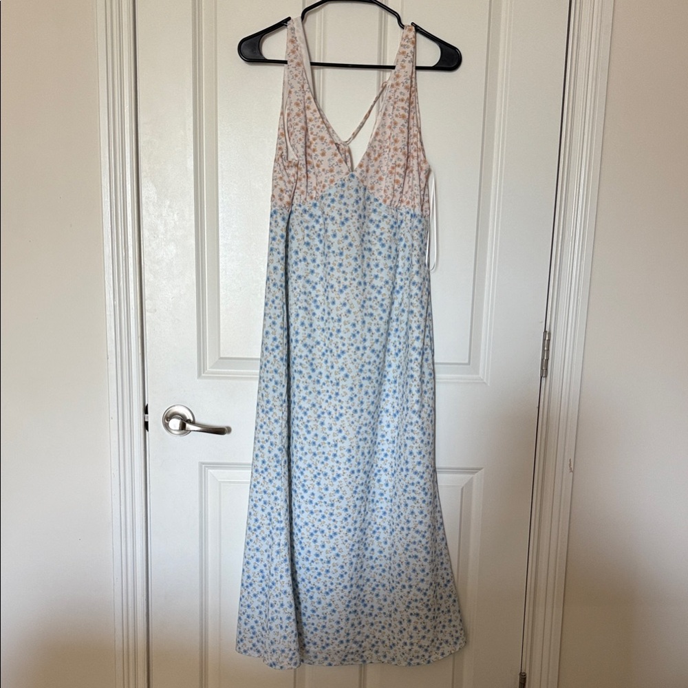 Chic Floral Midi Dress in Cream and Blue